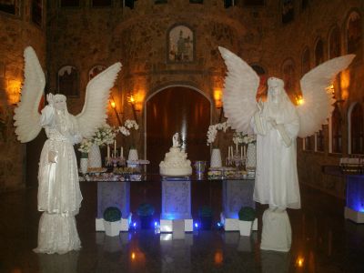 ESTÁTUAS E VITRINES VIVA PARA ABRILHANTAR O SEU EVENTO