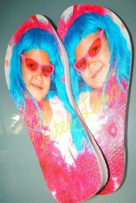 artesanato e customização das sandálias havaianas com fotografia - imagens