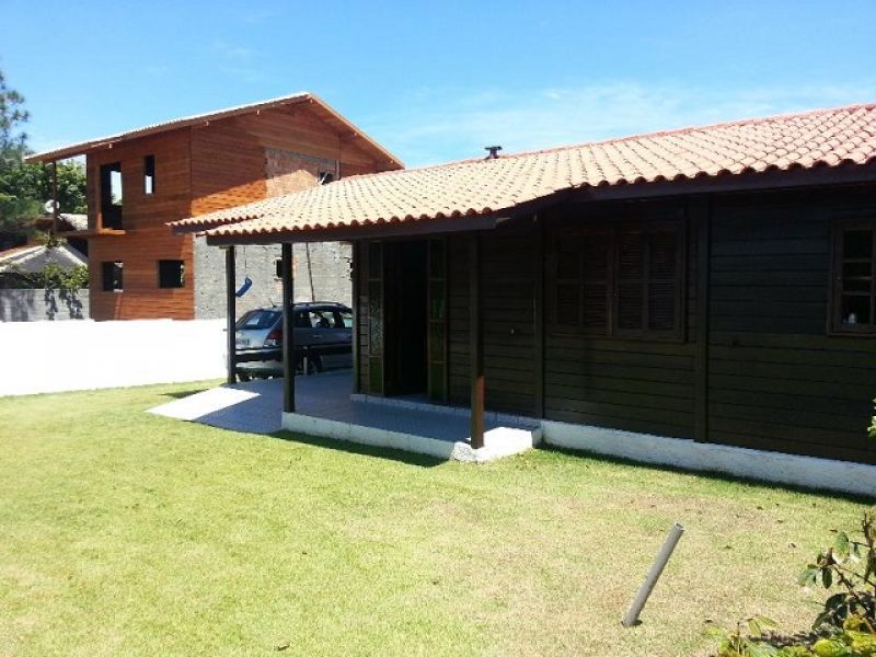 Ótima Casa - Madeira de Lei - Praia de Moçambique - Floripa/SC