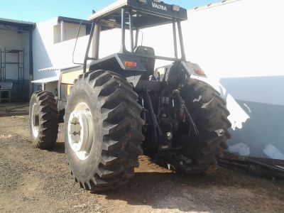 TRATOR VALTRA 1580 4X4 ANO 2003 REVISADO