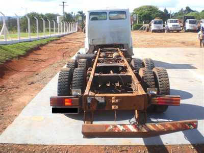 Mercedes Bens L2325 Chassi