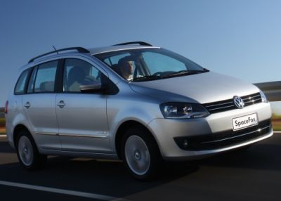 J.A.T.AUTOMOVEIS ..VENDE - SE CARROS NOVO, OKLM ,COM VERIAS  CORES  COM 50 % DE  ENTRADA  FINACIAMOS