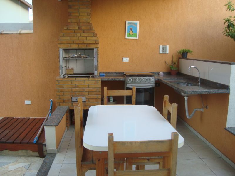 Ref. 2631 Casa em Condomínio no Pq. Califórnia - Jacarei SP.