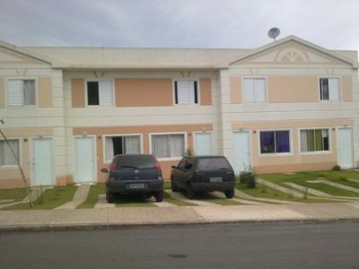 Casa em Cotia / Condomínio Fechado 