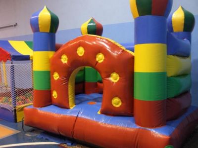 Alugamos - Piscina de Bolinha-Cama Elástica-Balão Pula Pula e o Basketball Game.