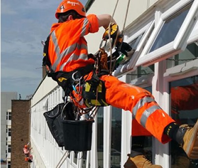 Serviço de alpinismo alpinista industrial Balanceiro balancinho rapel cadeirinha suspensa rj 