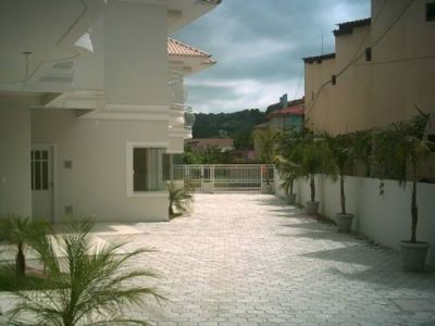 Centro de Praia Canasvieiras-FLORIANÓPOLIS-CASA en Condominio c/Financiamento