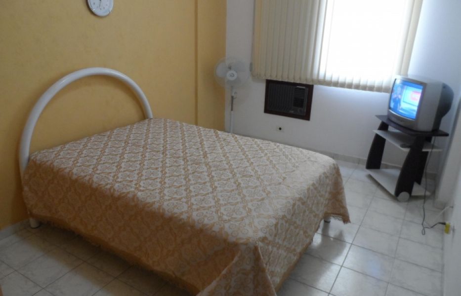 Cód. T003 Prédio frente ao mar apto c/ vista lateral 1 dormitório