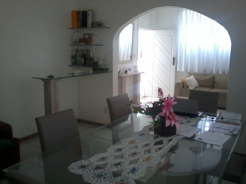 Casa 4/4(1 suíte) Vila  Laura 435m2 -  5 garagens - Piscina