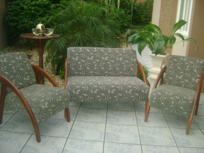 poltronas decorativas e p/ descanso...pusf almofadas sob medida.