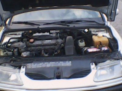 Renault Laguna RXE 2.0 8 V ano 95