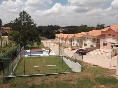 CASAS PRONTAS NA GRANJA VIANA