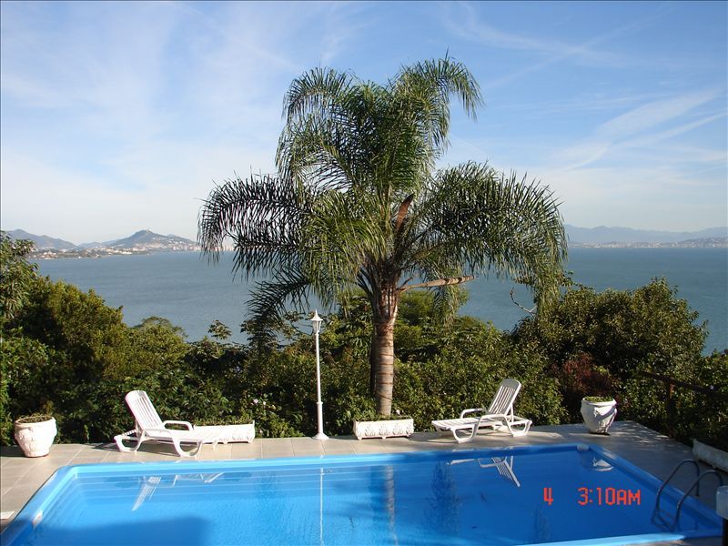 Mansão em Florianópolis no bairro Sambaqui, totalmente mobiliada