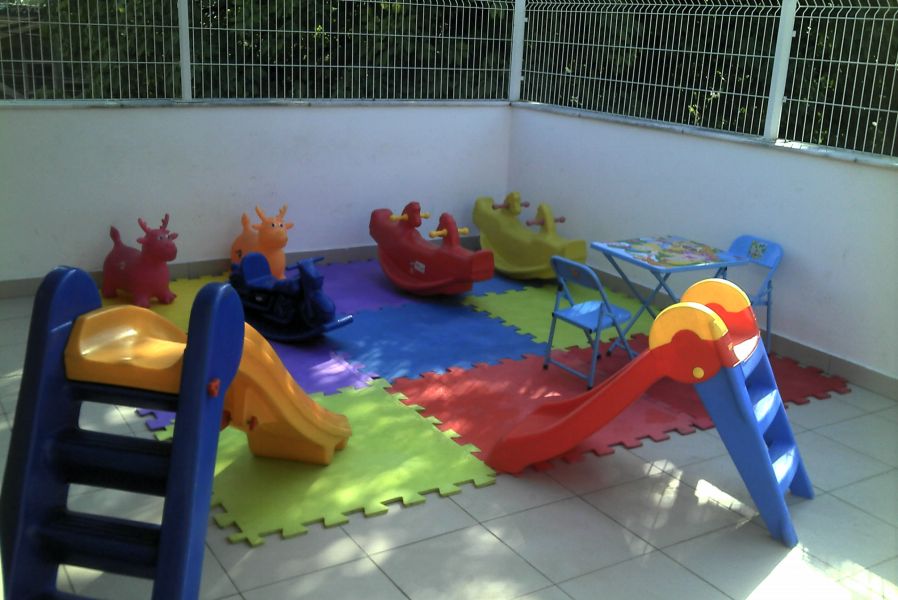 Pula pula,toboga e outros brinquedos,barra recreio e jacarepagua