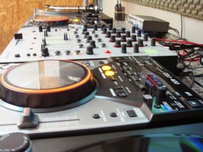 CURSO DE DJ E NA DJ BAN