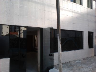 ALUGO SALA COMERCIAL COM 140M² EM LOCAL NOBRE DE CASA AMARELA - OPORTUNIDADE ÚNICA!!