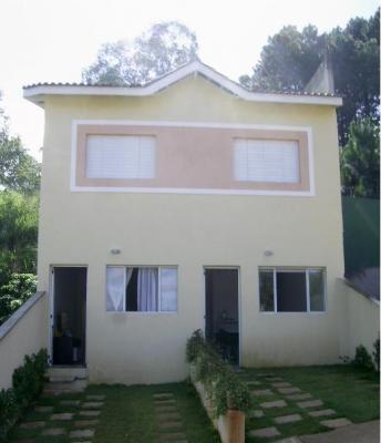 Sobrados de 2 Dormitorios em Residencial Fechado em Jandira