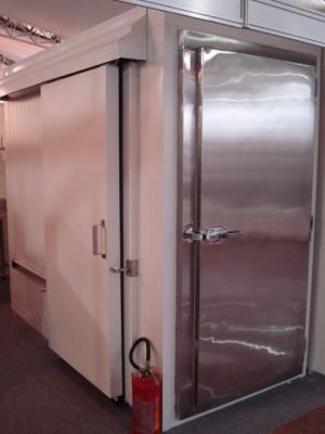 Painel em Poliuretano ou Poliestireno / Porta Câmara Frigorífica