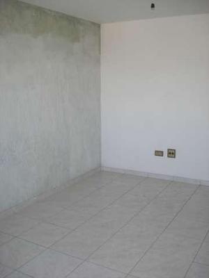 Sobrado Tríplex 2 Dorms 3 Banheiros 1 Suítes 1 Vaga Coberta 