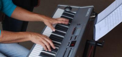 AULAS DE PIANO &amp; TECLADO NA ZONA NORTE É NA TODOS TONS