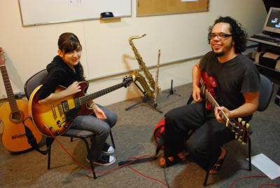 AULAS DE GUITARRA &amp; VIOLÃO NA ZONA NORTE É NA TODOS TONS