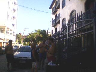 ALUGA-SE APARTAMENTO PARA TEMPORADA