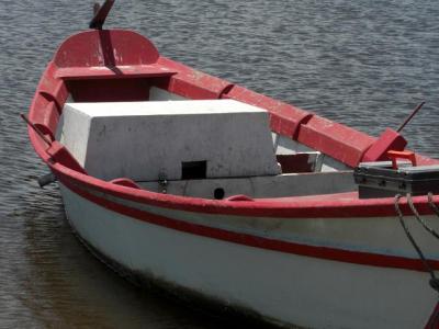 VENDO BARCO DE COMPENSADO NAVAL MUITO FORTE COM MOTOR DIESEL NS75 