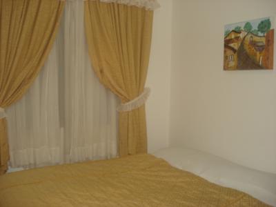 TEMPORADA EM CURITIBA...ALUGO CASA MOBILIADA