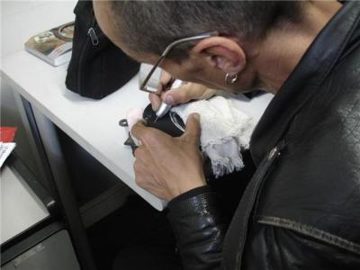 GRAVAÇÕES EM JÓIAS E OUTROS MATERIAIS EM DOMICILIO