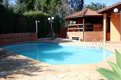 IBIÚNA ACONCHEGANTE E LINDA, A 3 KM DA CIDADE.