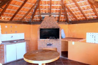 IBIÚNA ACONCHEGANTE E LINDA, A 3 KM DA CIDADE.