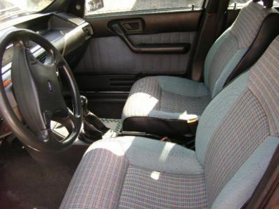 VENDO OU TROCO POR ÁGIO, UM FIAT TIPO 95, 4 PORTAS, PRATA, COMPLETO.