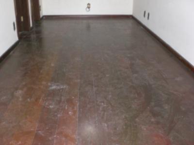 LIMPEZA EM PISO COM SYNTEKO 