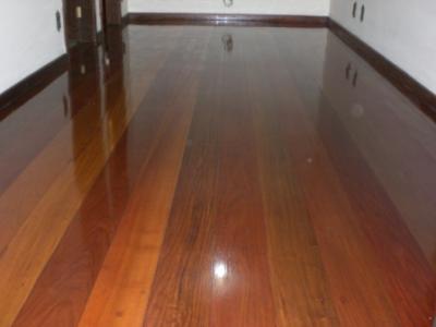 REMOVER CERA VELHA DE TÁBUA CORRIDA COM SYNTEKO