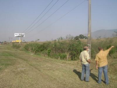 venda  de   area   frente    a   via  dutra  p/  conplexo  industrial