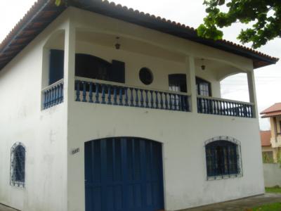 5 cuartos, 2 em suite, 100 mts da praia Bonita casa vendo  