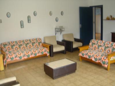 5 cuartos, 2 em suite, 100 mts da praia Bonita casa vendo  