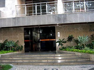 Amplo apartamento a venda em Cabo Frio, próximo à Praia do Forte