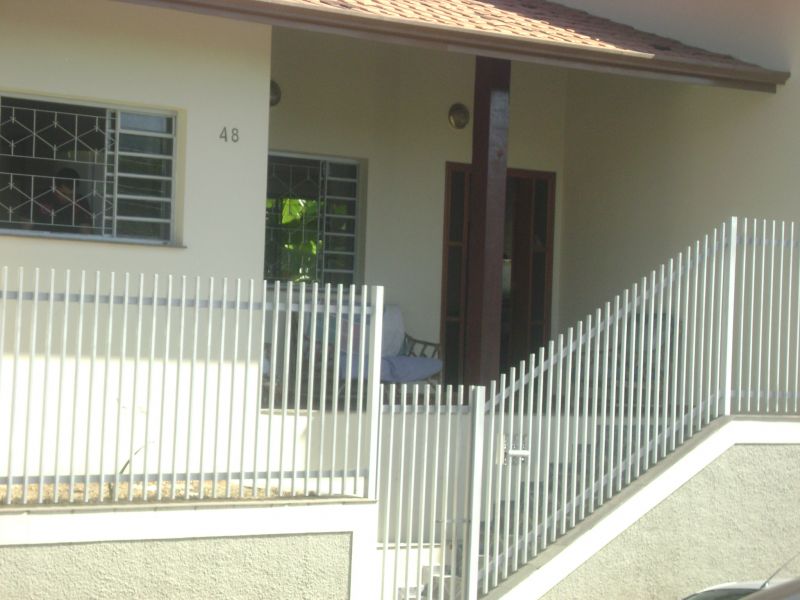 Vi520, casa assobradada, proximo ao centro de Tiete, com 180 m2