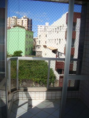 Praia do morro em Guarapari, espirito santo, 2 quartos, frente para a rua, semi mobiliado.