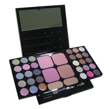 Vendo maquiagem, pincéis e acessórios no atacado: Os preços são melhores do que os da 25 de março!