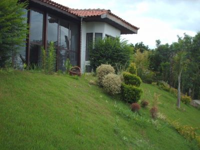 ALUGO CASA CONDOMÍNIO EM COTIA/SP