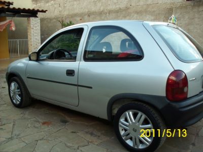 CORSA GL 1.6 02 portas - LACRADO