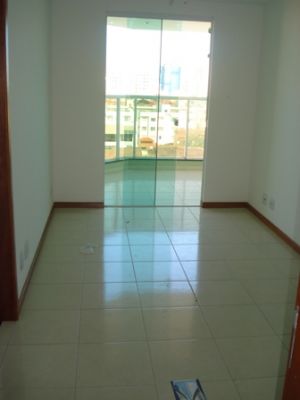 Jardim Camburi - 02 quartos/suite, lazer, varandão, sol manhã, 66 m²