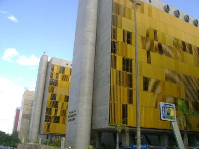 LIMPEZA DE FACHADA EM BRASILIA DF 61 81.61-75.43 szervinskguimaraes@hotmail.com