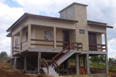 VENDO CASAS DE ALVENARIA EM CRICIÚMA