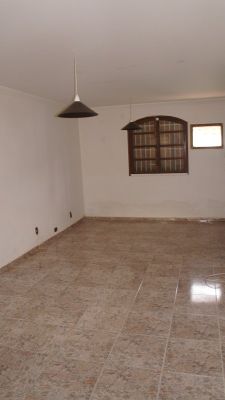 Casa tres quartos nova Macaé 