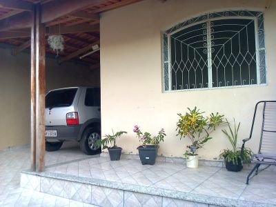 casa 3 quartos com quintal em Para de Minas, MG