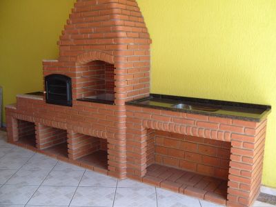 CHURRASQUEIRA, FORNO E FOGÃO A LENHA