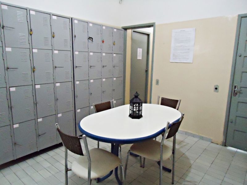 Hospedaria feminina de baixo custo